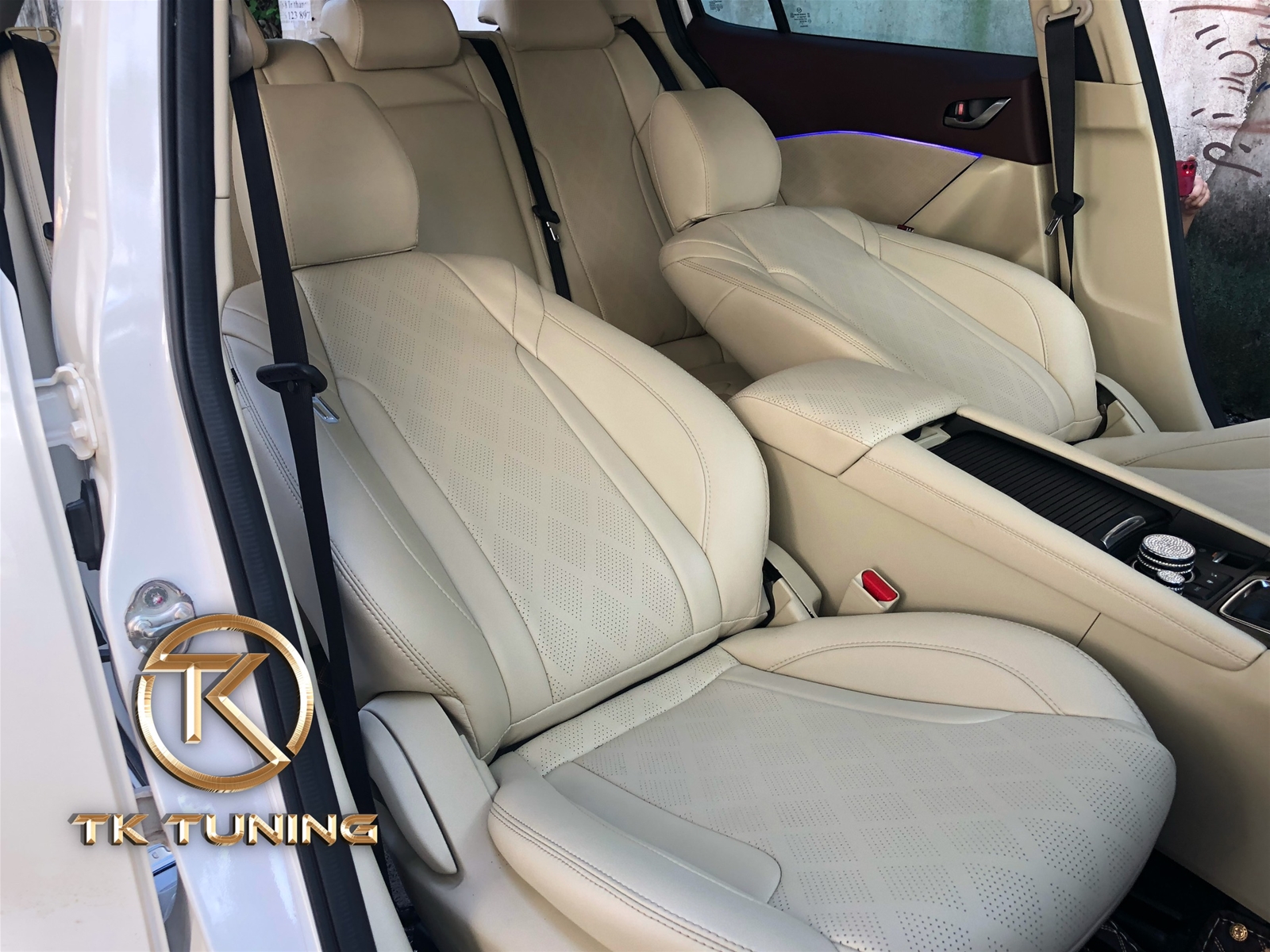 dán trần da cho xe mazda 3 tại tphcm